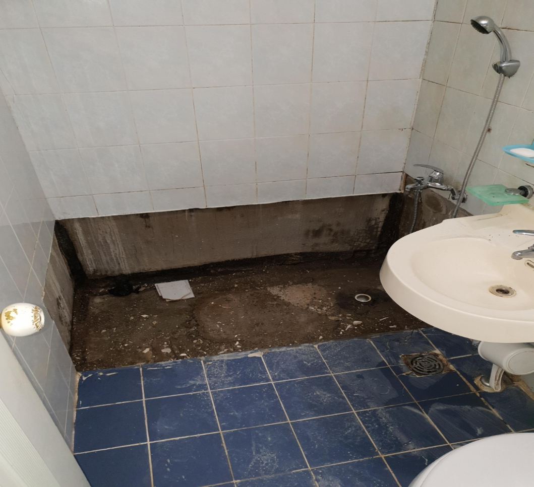 욕조 철거및 바닥타일시공